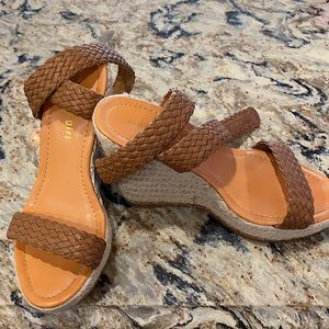 Sexy, strappy sandals!